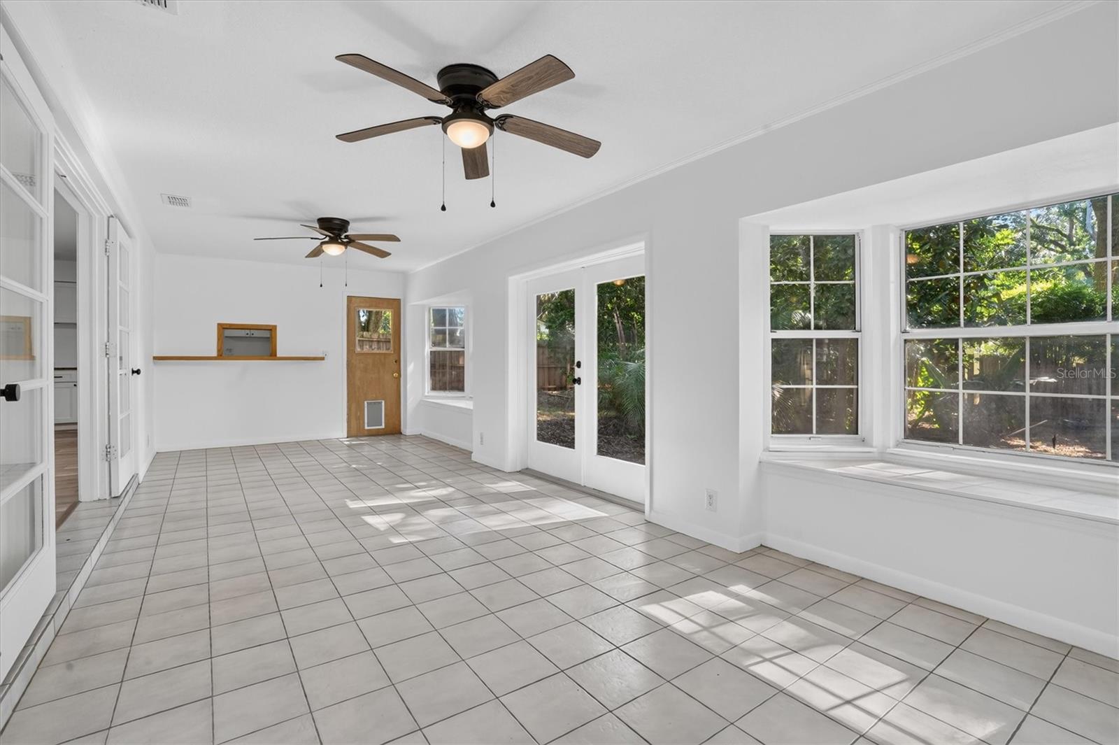1202 Oranole Rd Property Photo 17