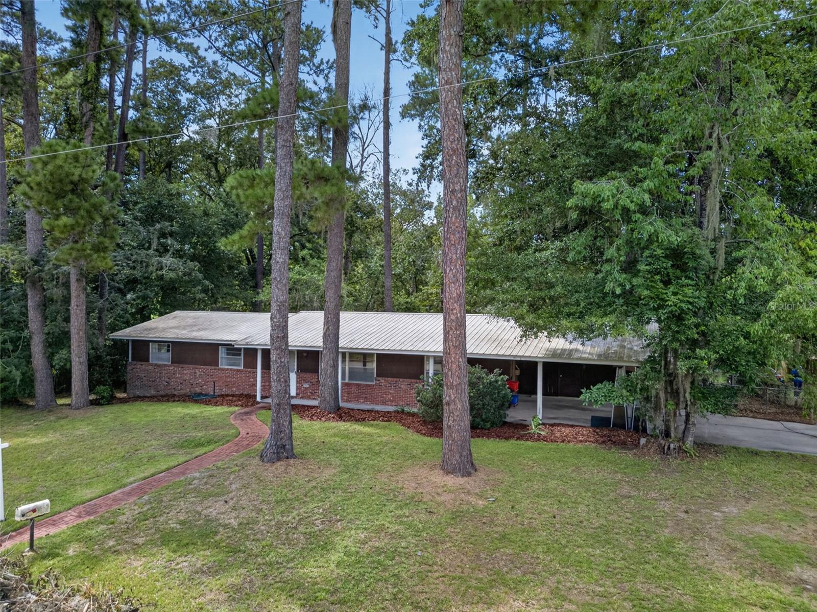 3642 Nw 49th Ln Property Photo 2