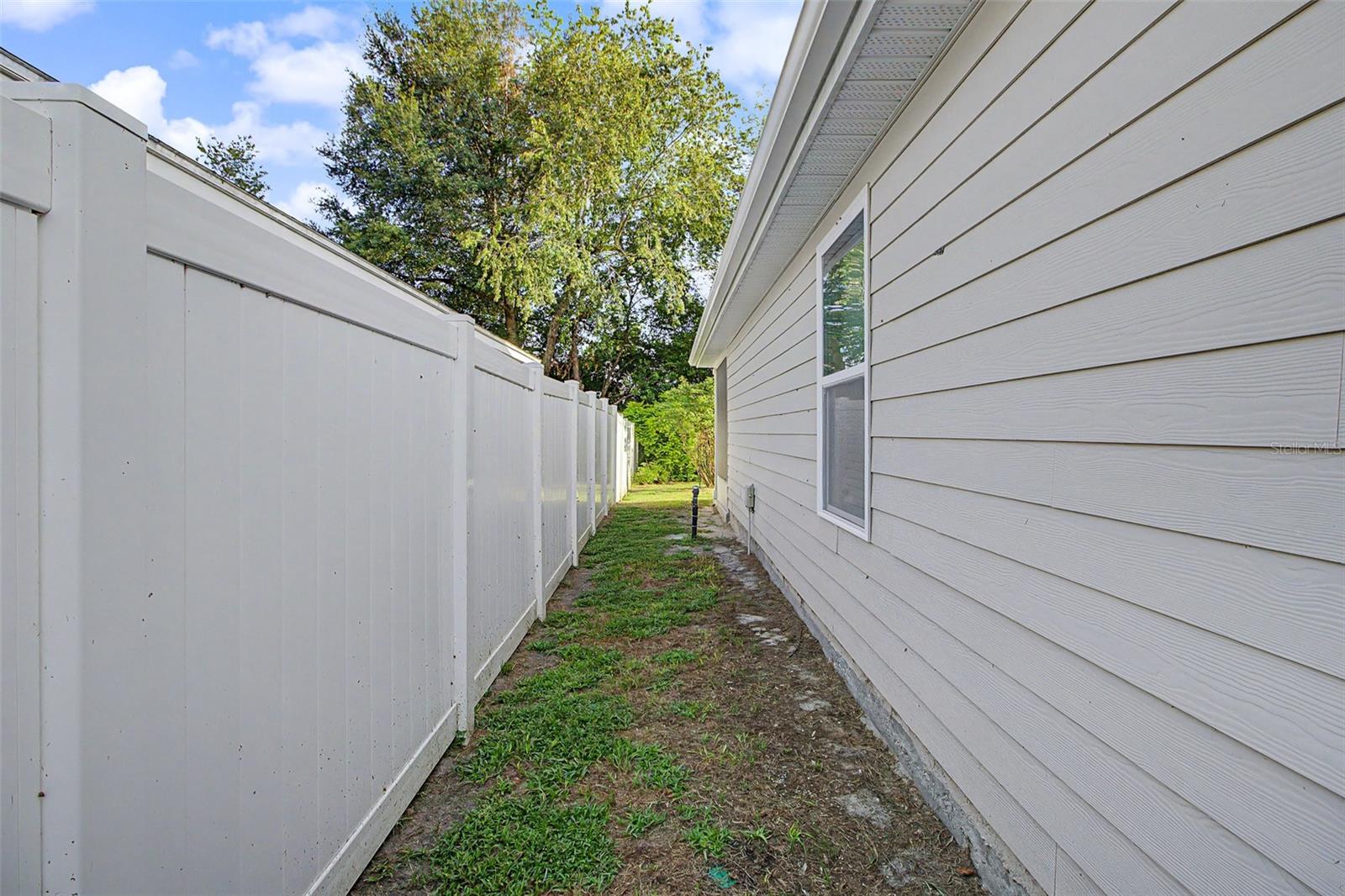 25199 Nw 8th Rd Property Photo 35