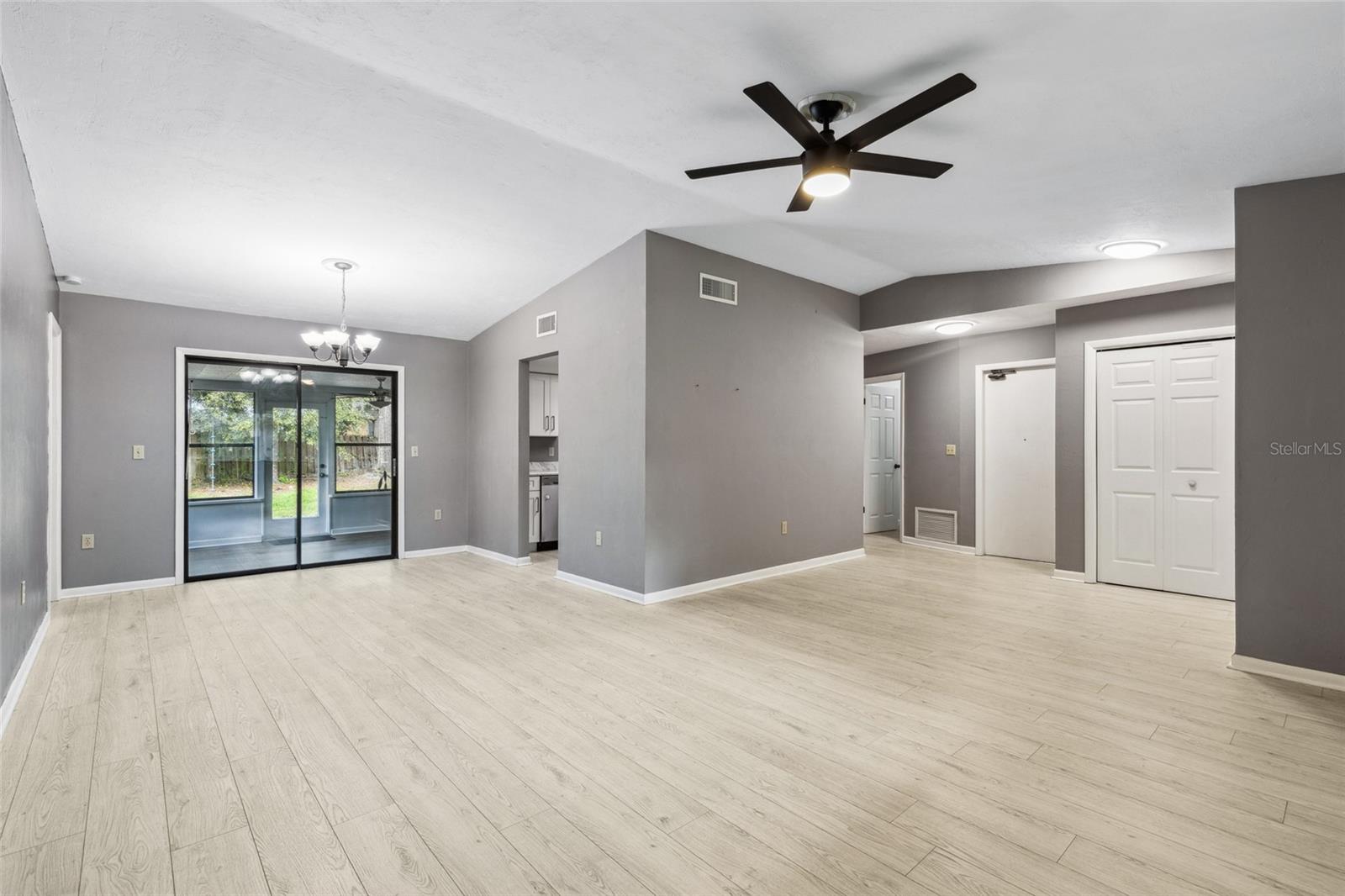 1716 Sw 77th Ter Property Photo 5