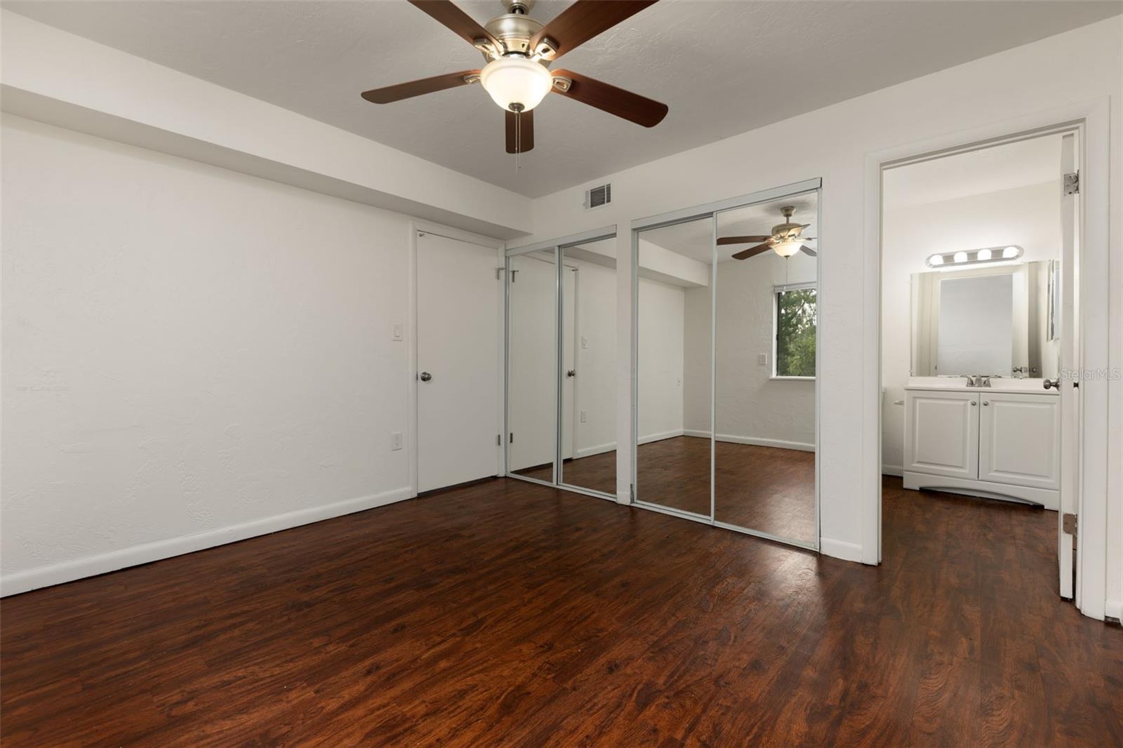 83 Se 16th Ave #e202 Property Photo 10