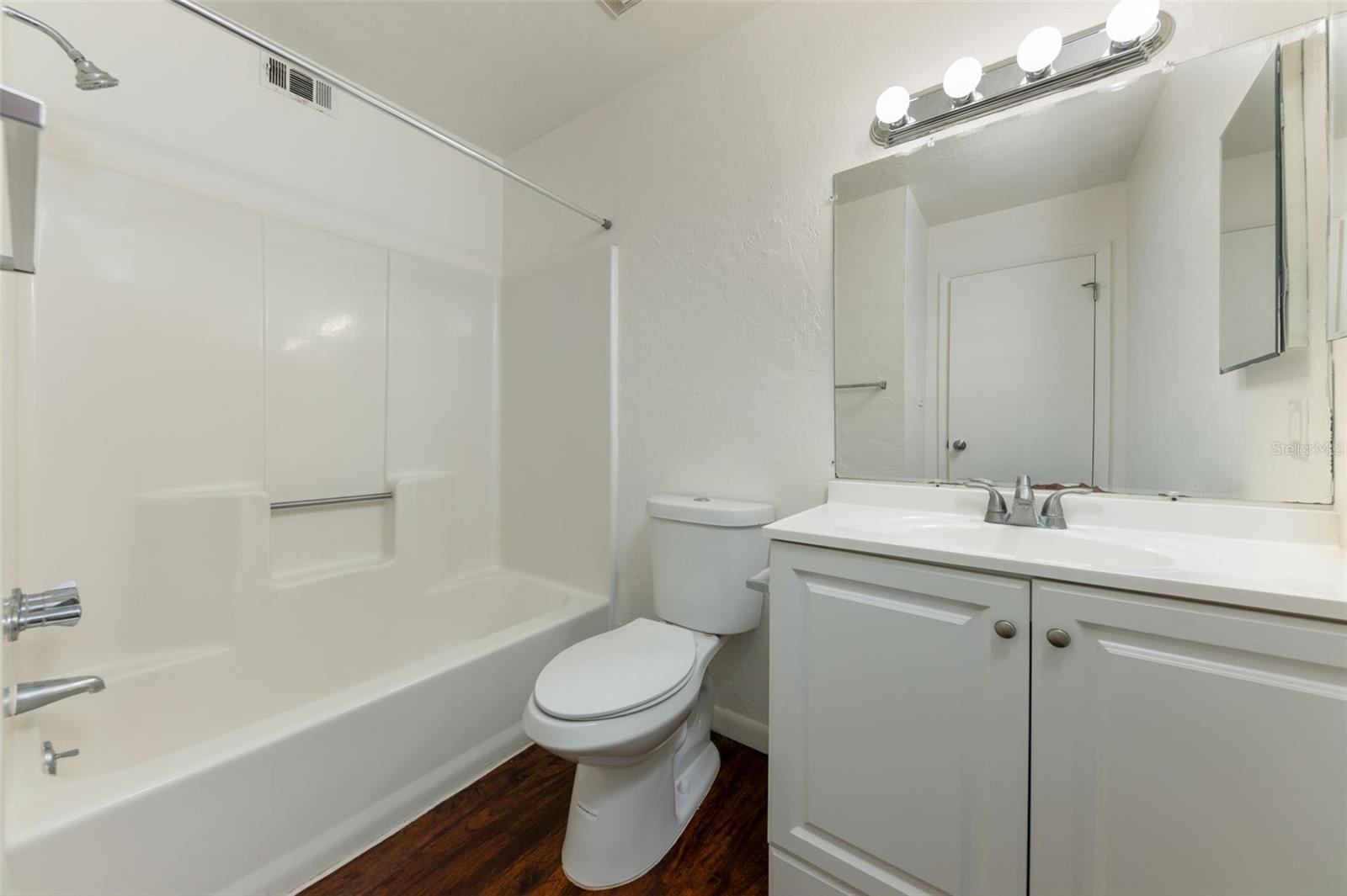 83 Se 16th Ave #e202 Property Photo 12