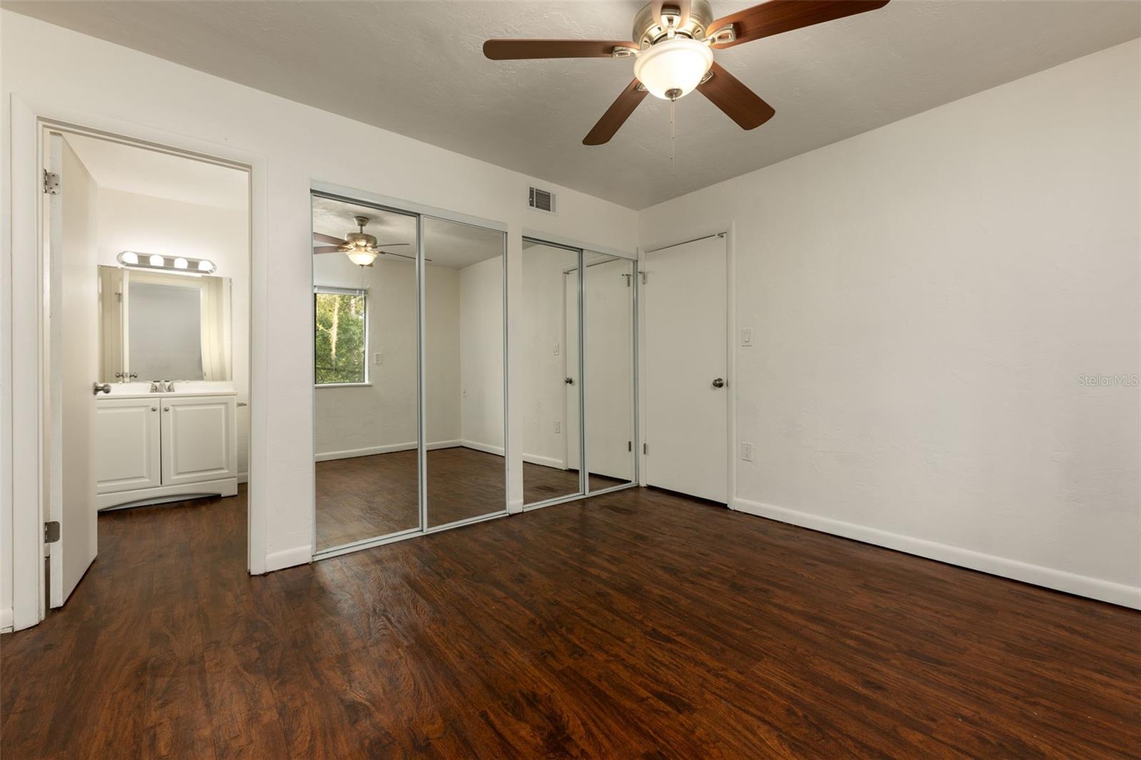 83 Se 16th Ave #e202 Property Photo 13