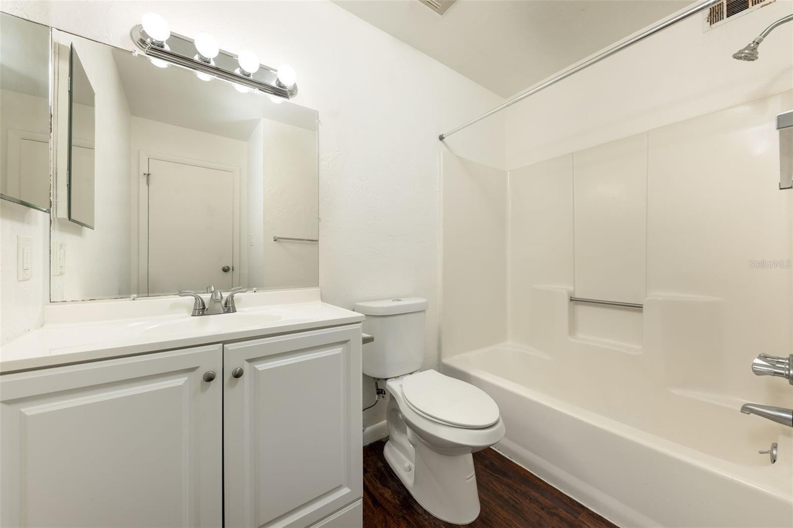 83 Se 16th Ave #e202 Property Photo 15