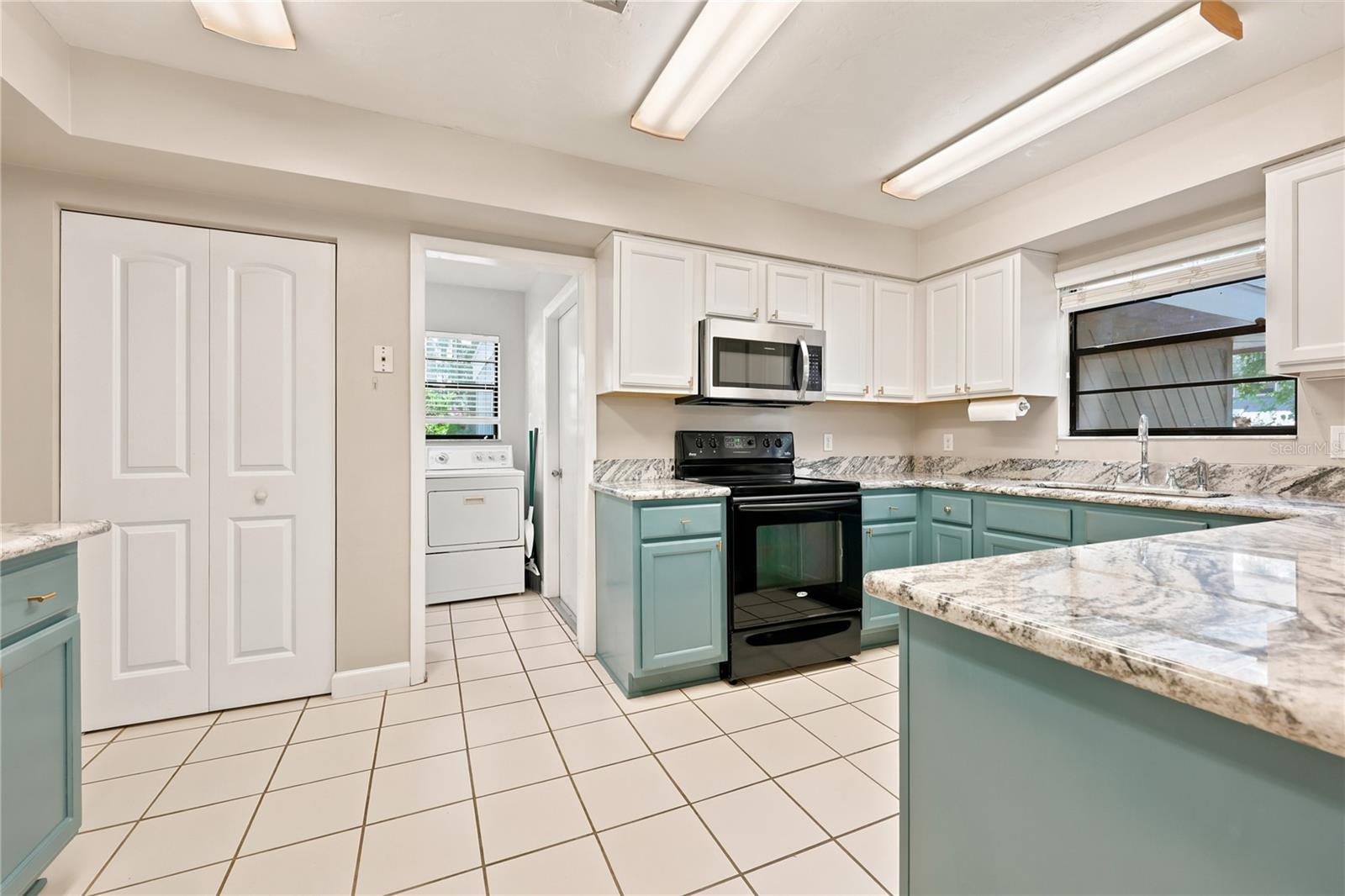 9520 Nw 6th Pl Property Photo 3