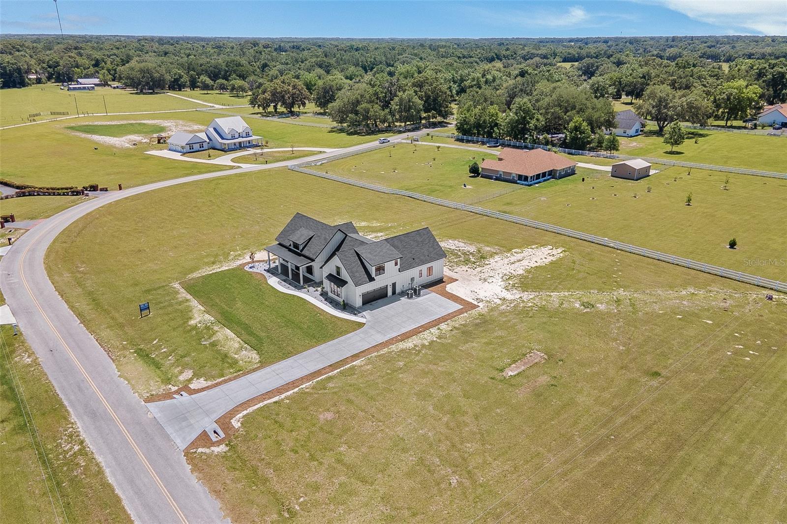 845 Nw Country Lake Dr Property Photo 43