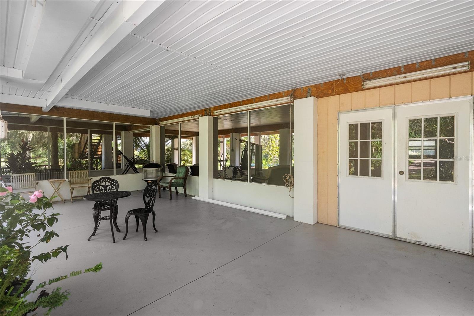 2033 Se Highway 317 Property Photo 56