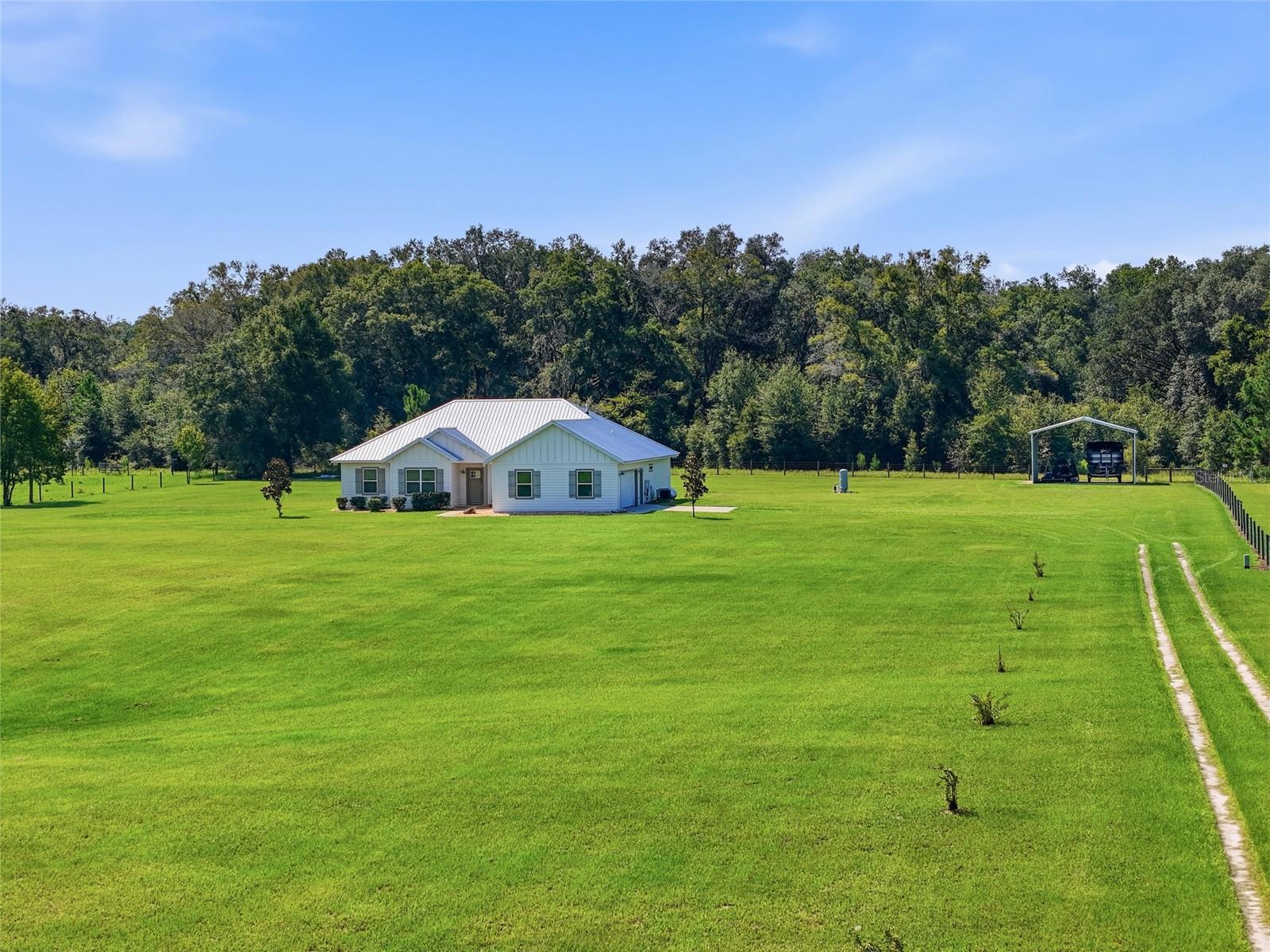 5600 Sw County Road 240 Property Photo 33