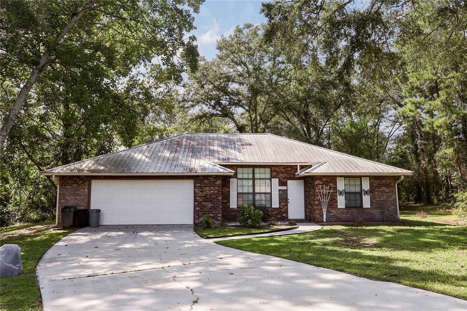 144 SW ENCHANTED CT