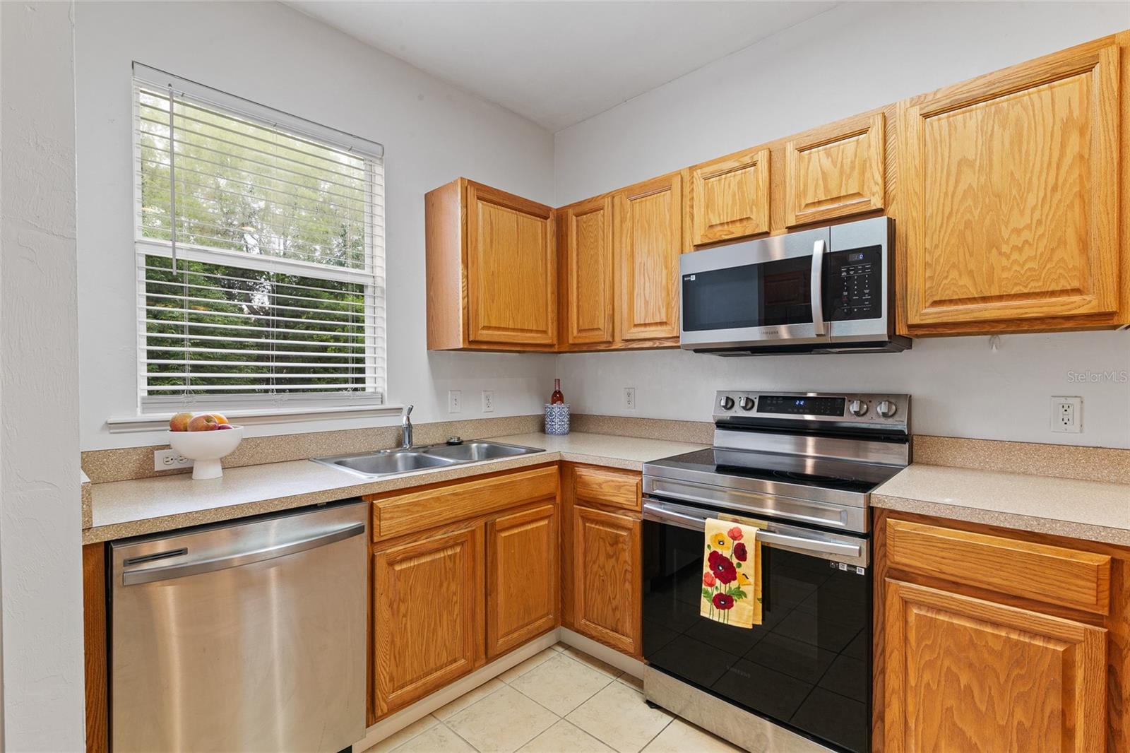 6519 W Newberry Rd #a10 Property Photo 9
