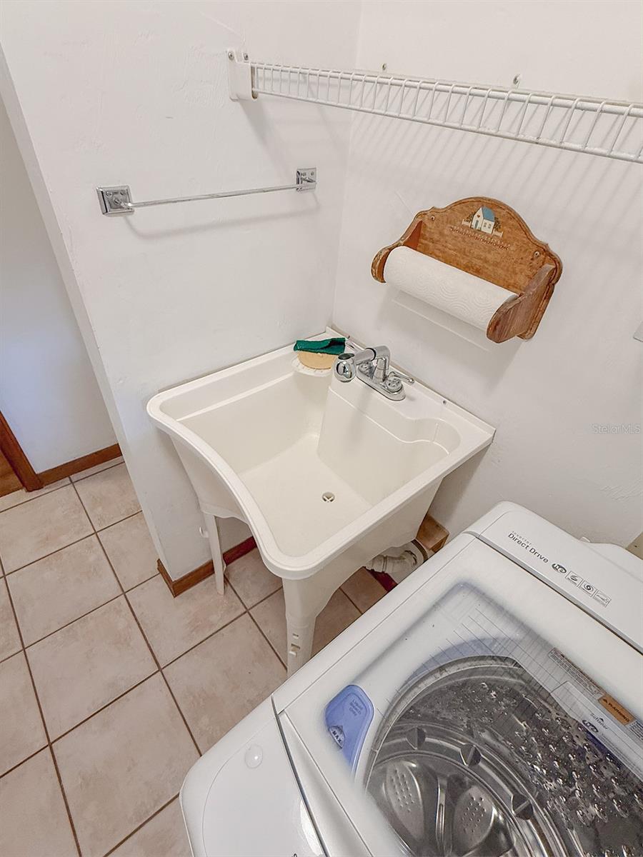 8613 Sw 55th Pl Property Photo 59