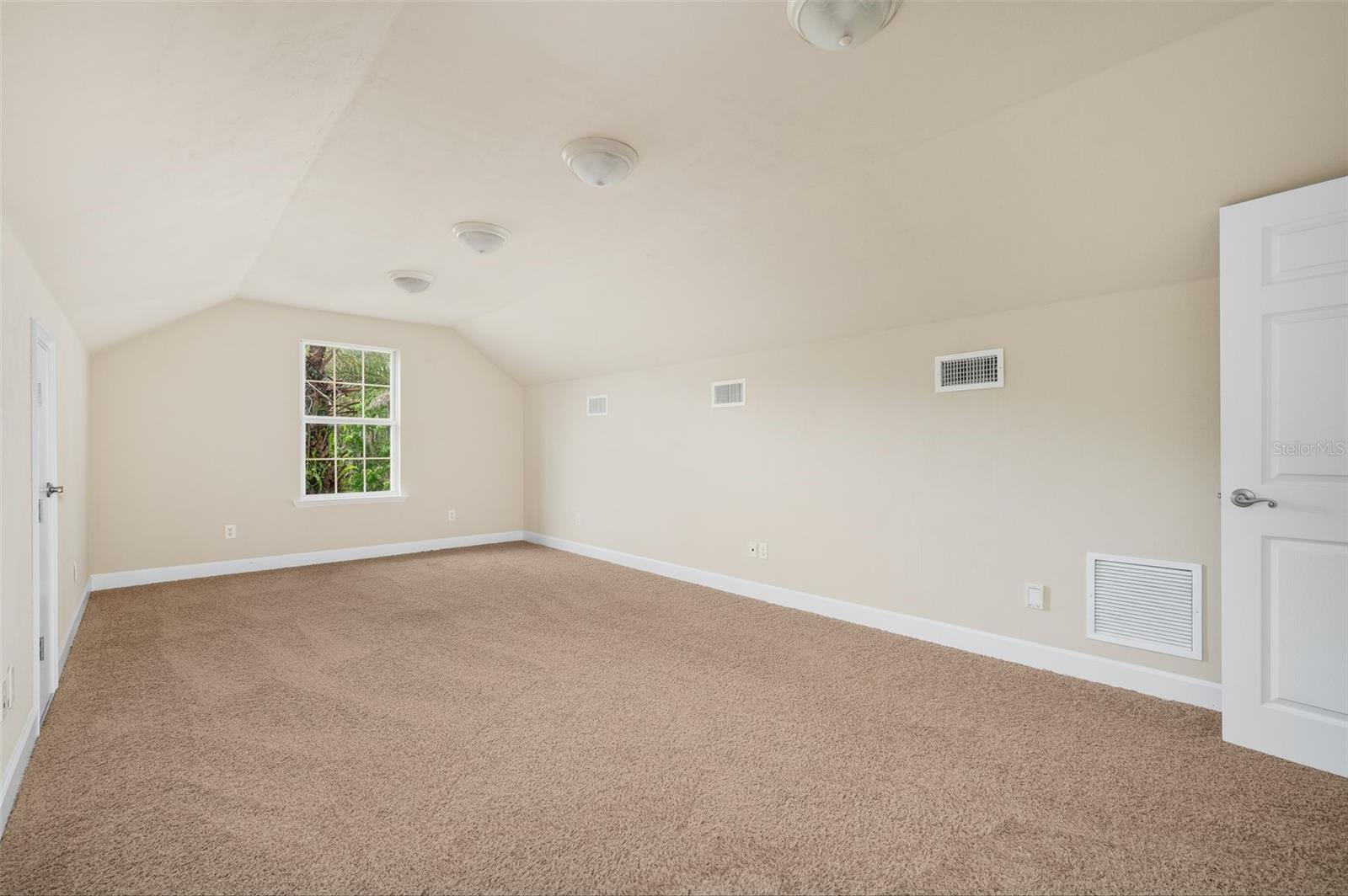 7560 White Oaks Rd Property Photo 23