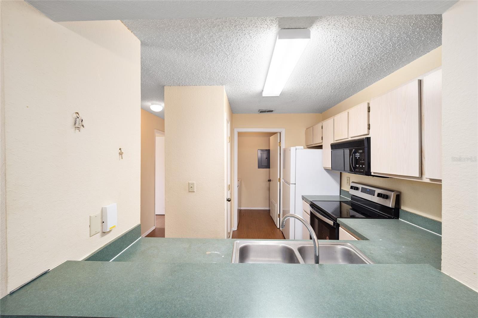 3705 Sw 27th St #221 Property Photo 10