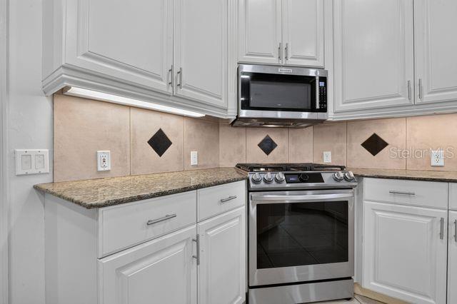 9717 Sw 32nd Ln Property Photo 17
