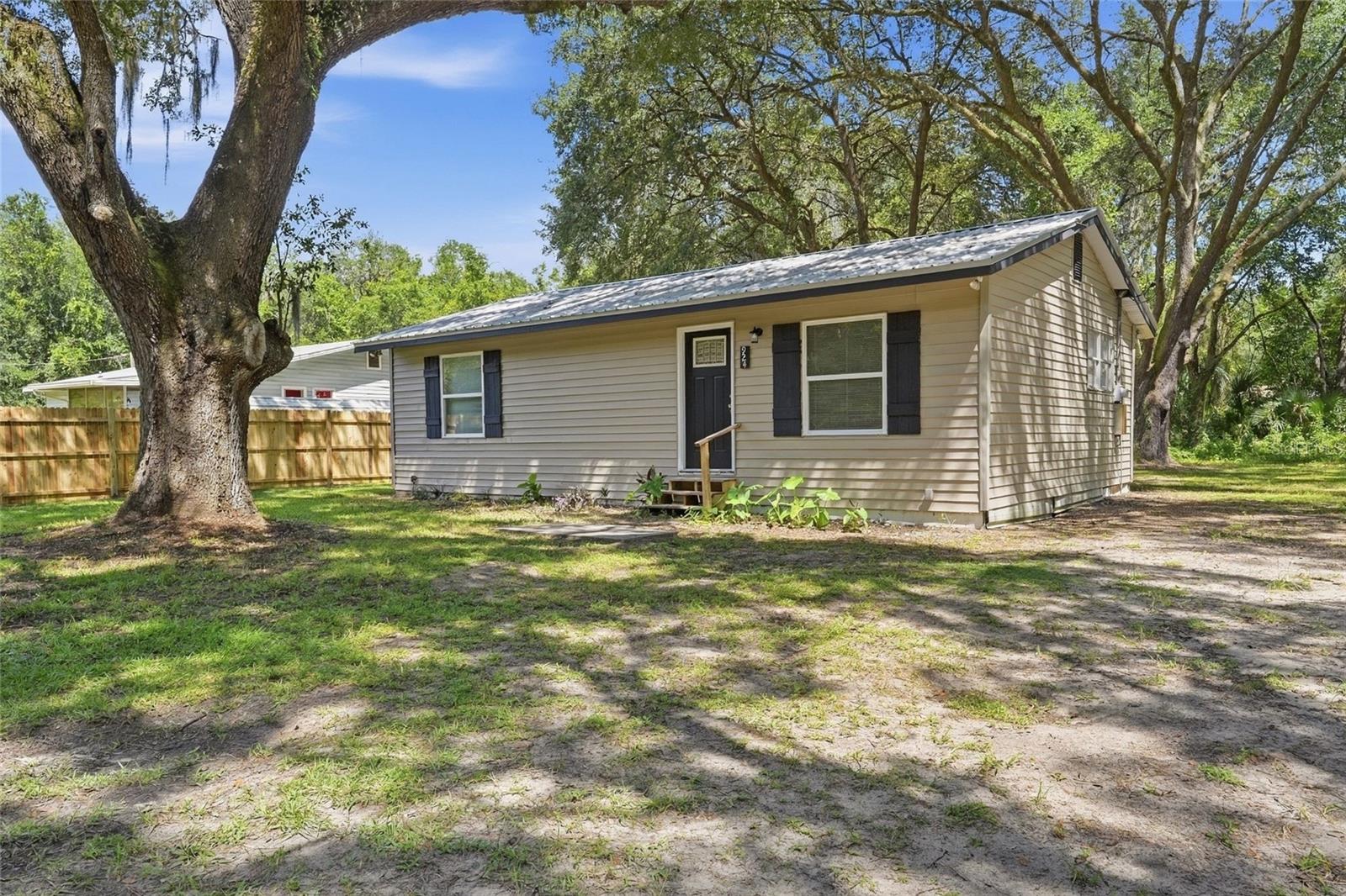924 Maltas Ave Property Photo 2