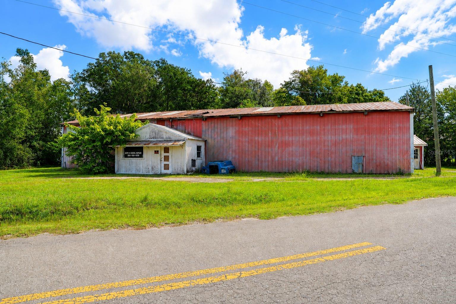 103 Container Rd Property Photo 3