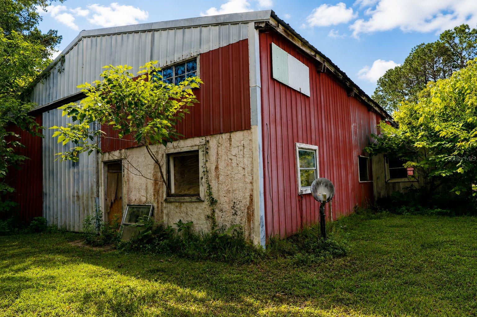 103 Container Rd Property Photo 6