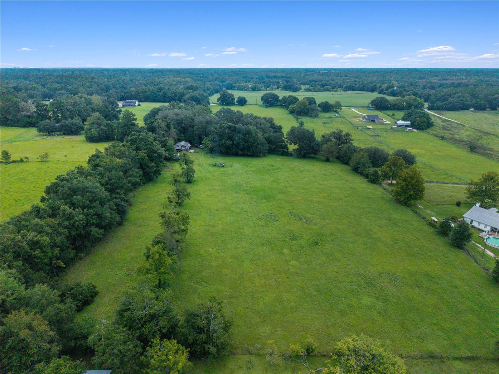 22118 Old Providence Rd Property Photo 6