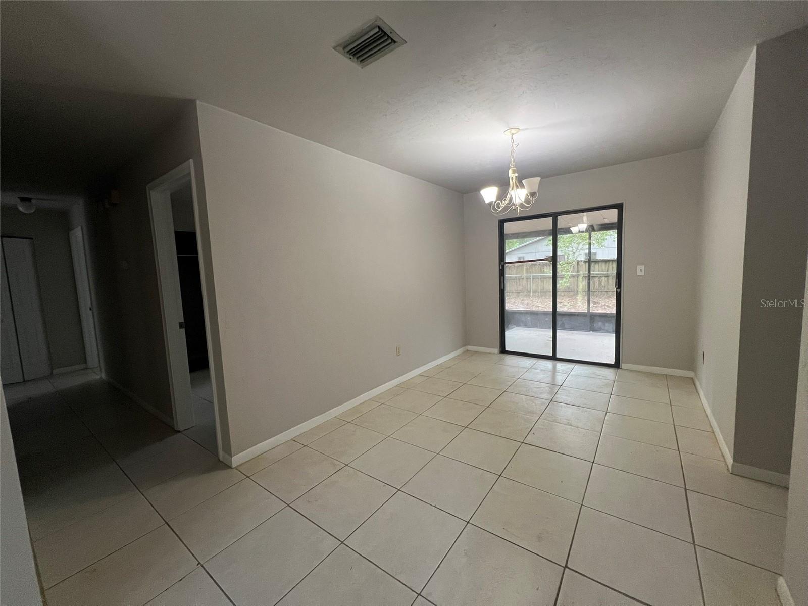 4338 Nw 29th Ter Property Photo 4