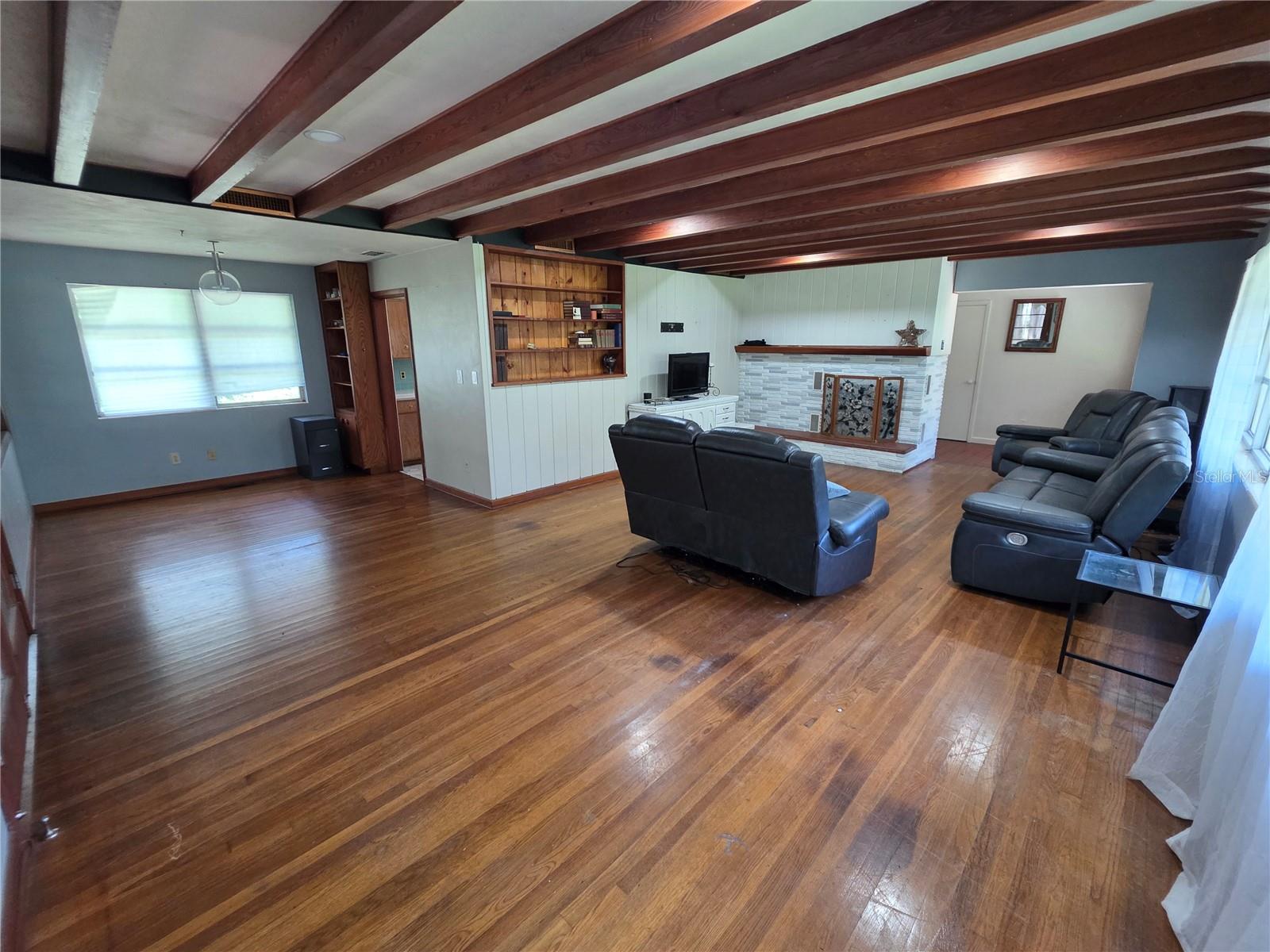1506 Nw 36th Way Property Photo 4