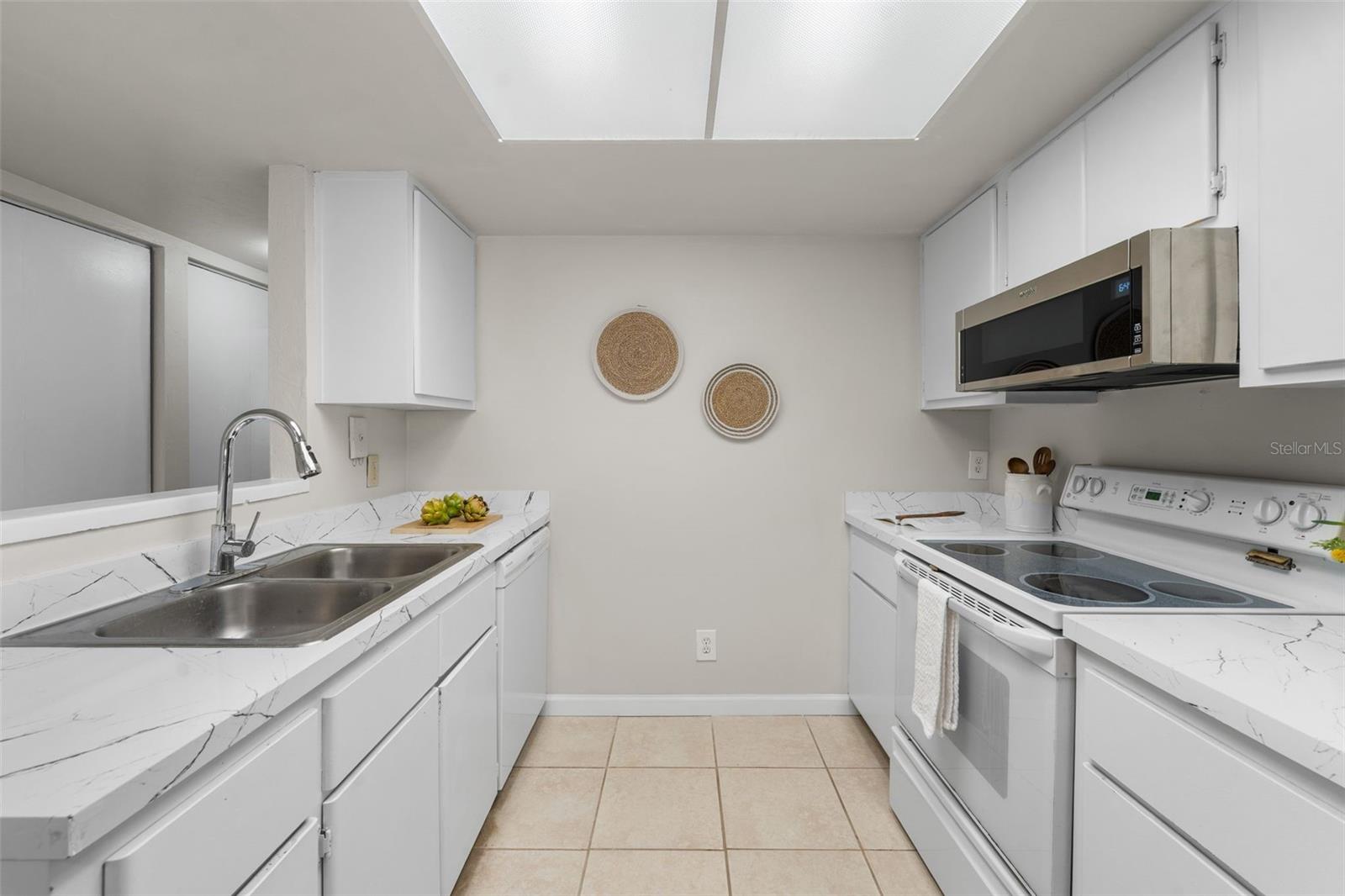 2508 Sw 35th Pl #j-58 Property Photo 6