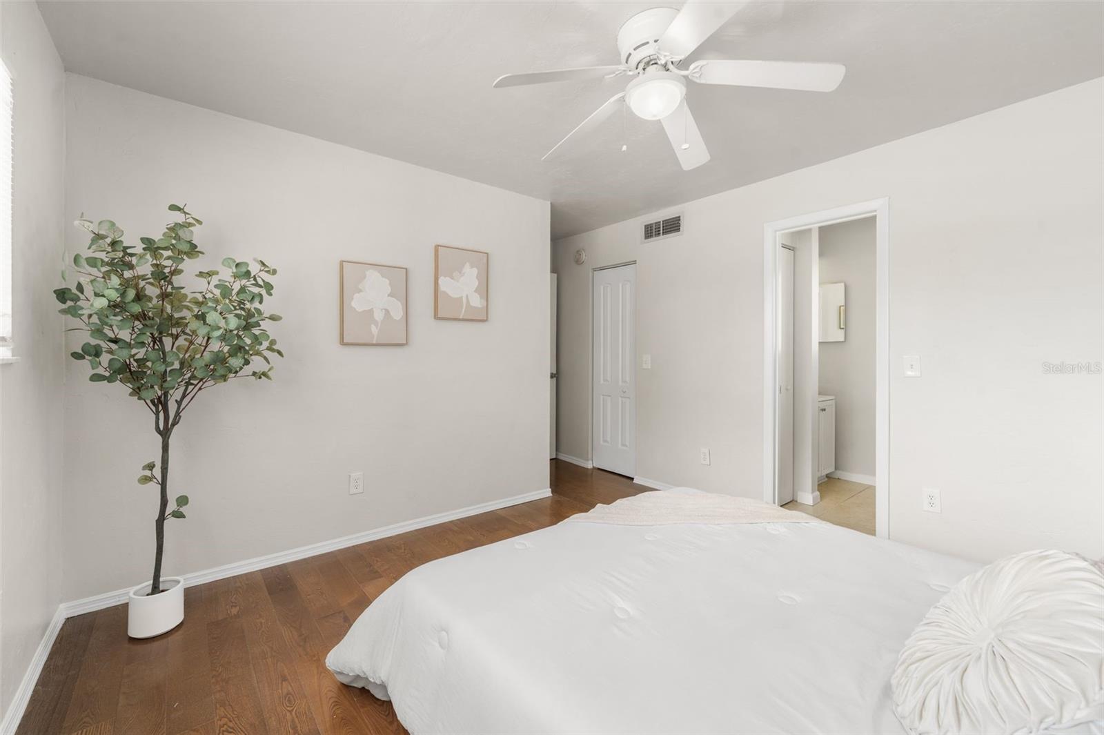 2508 Sw 35th Pl #j-58 Property Photo 16