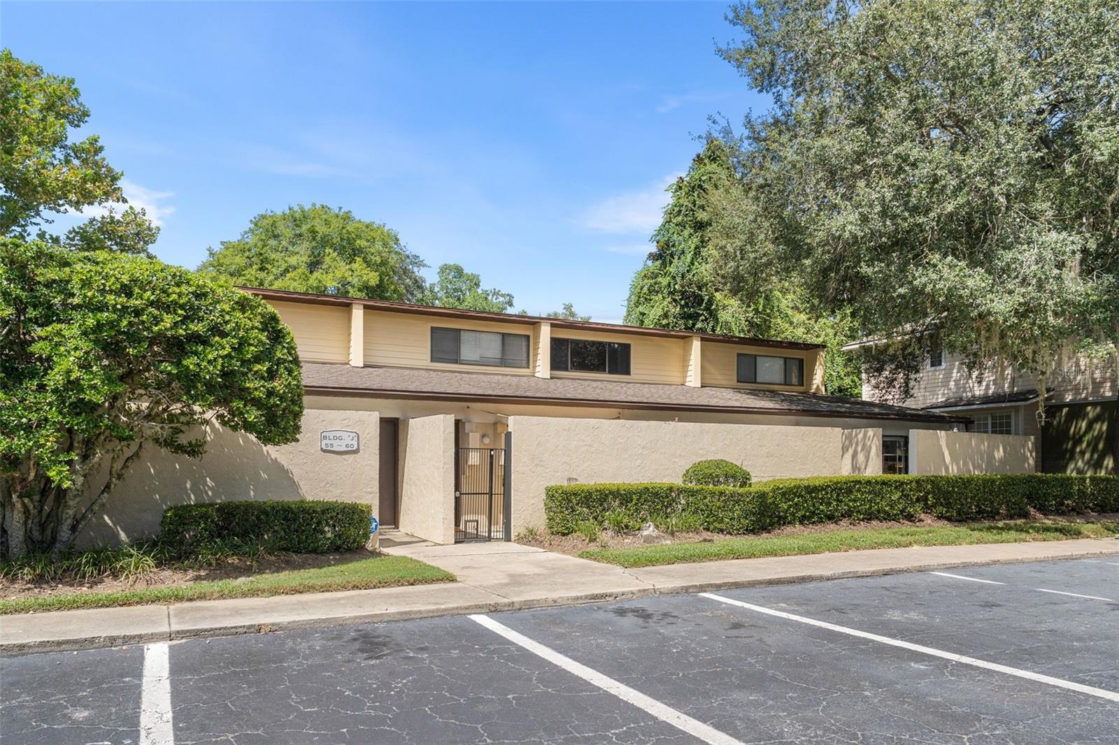 2508 Sw 35th Pl #j-58 Property Photo 26