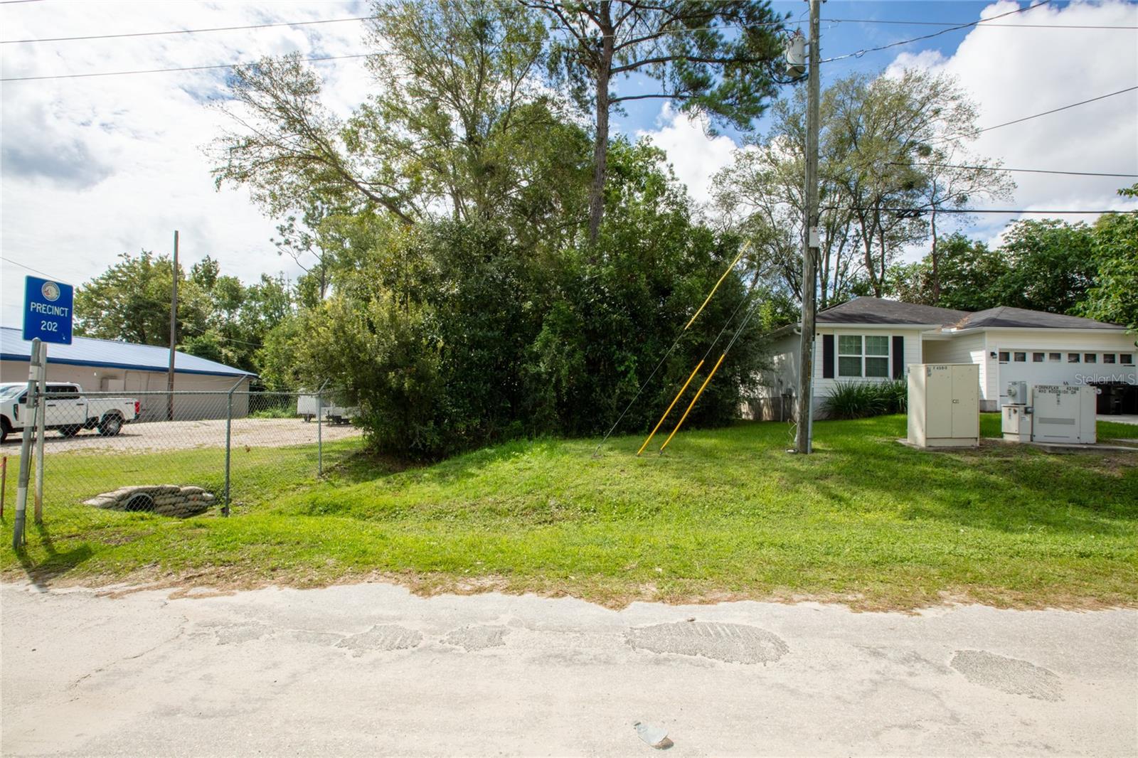 Woodside Dr Property Photo 8