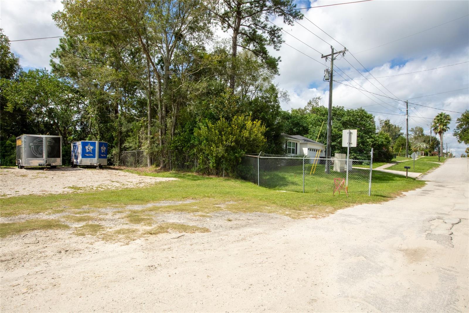 Woodside Dr Property Photo 13