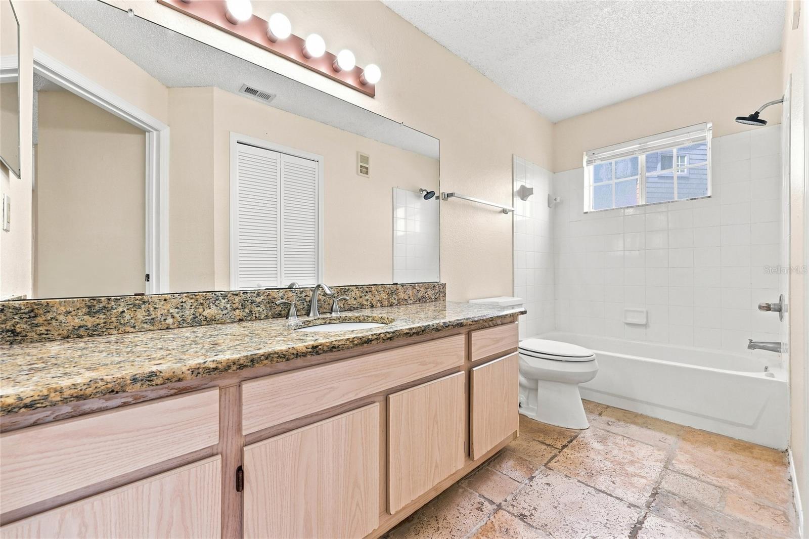 3705 Sw 27th St #1012 Property Photo 10