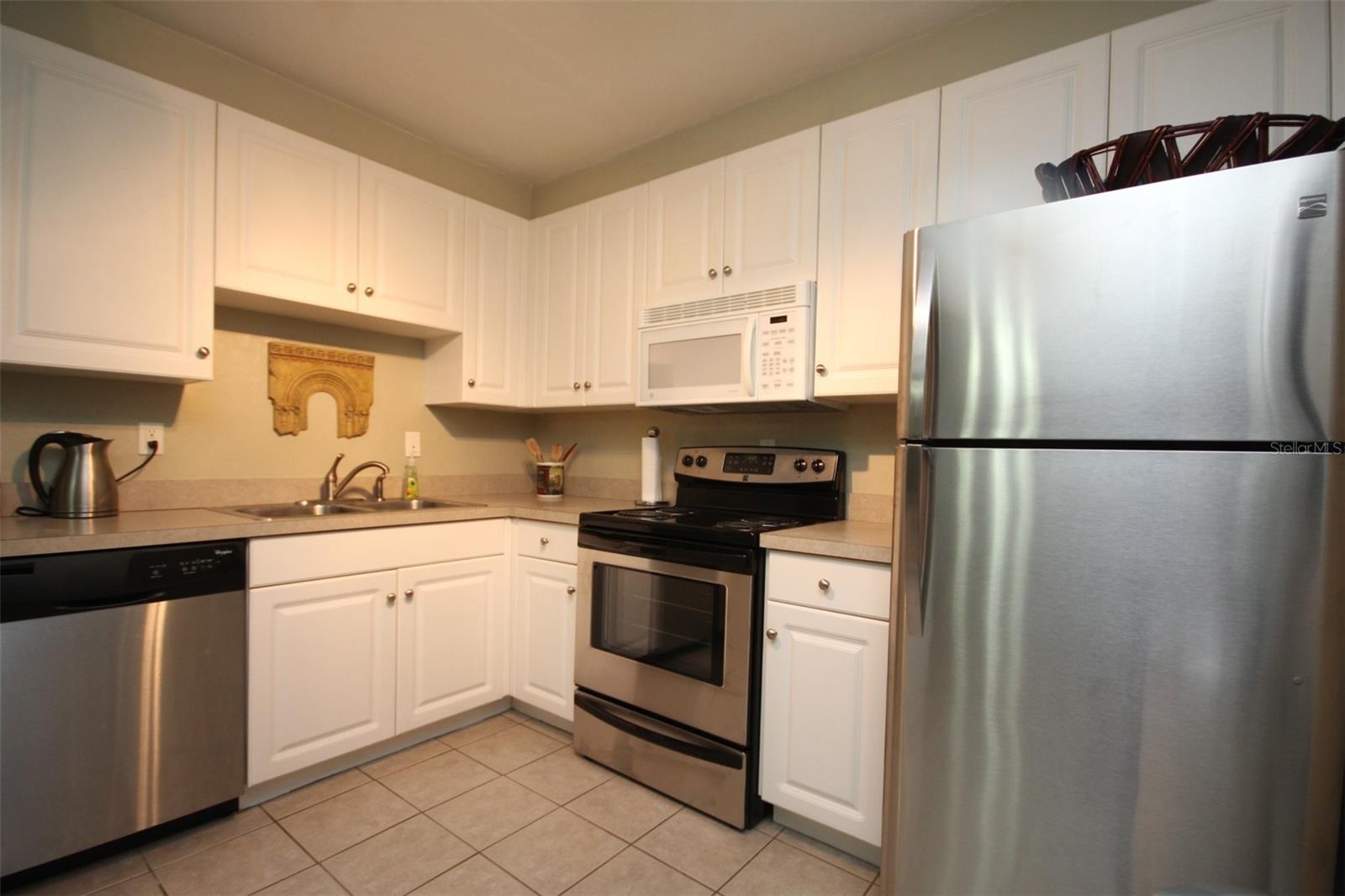 501 Sw 75th St #b-12 Property Photo 4