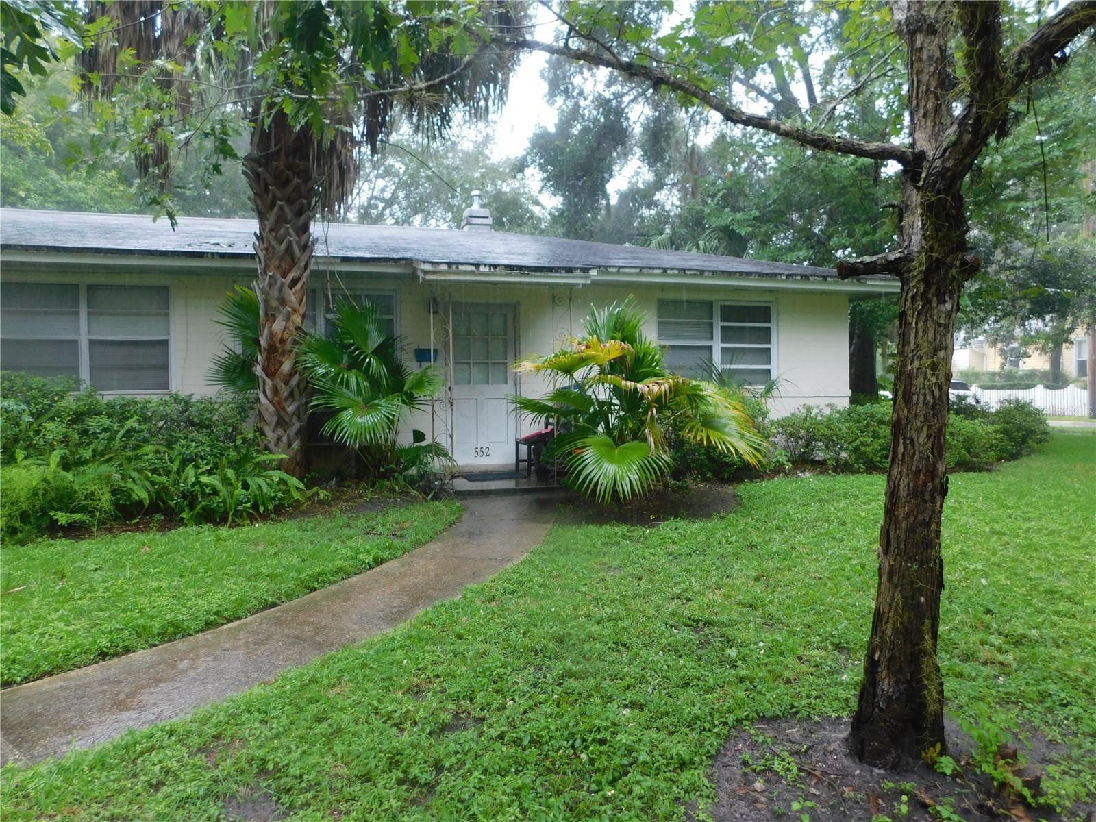 552 NE 5TH AVE Property Photo 1