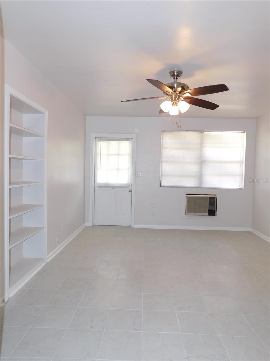 552 Ne 5th Ave Property Photo 2