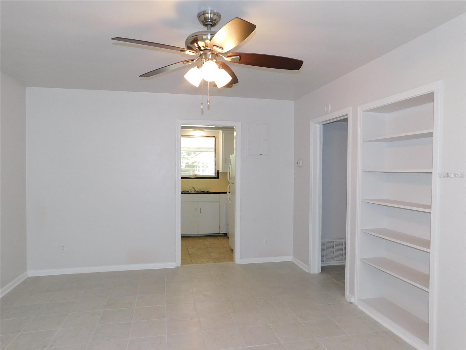 552 Ne 5th Ave Property Photo 4