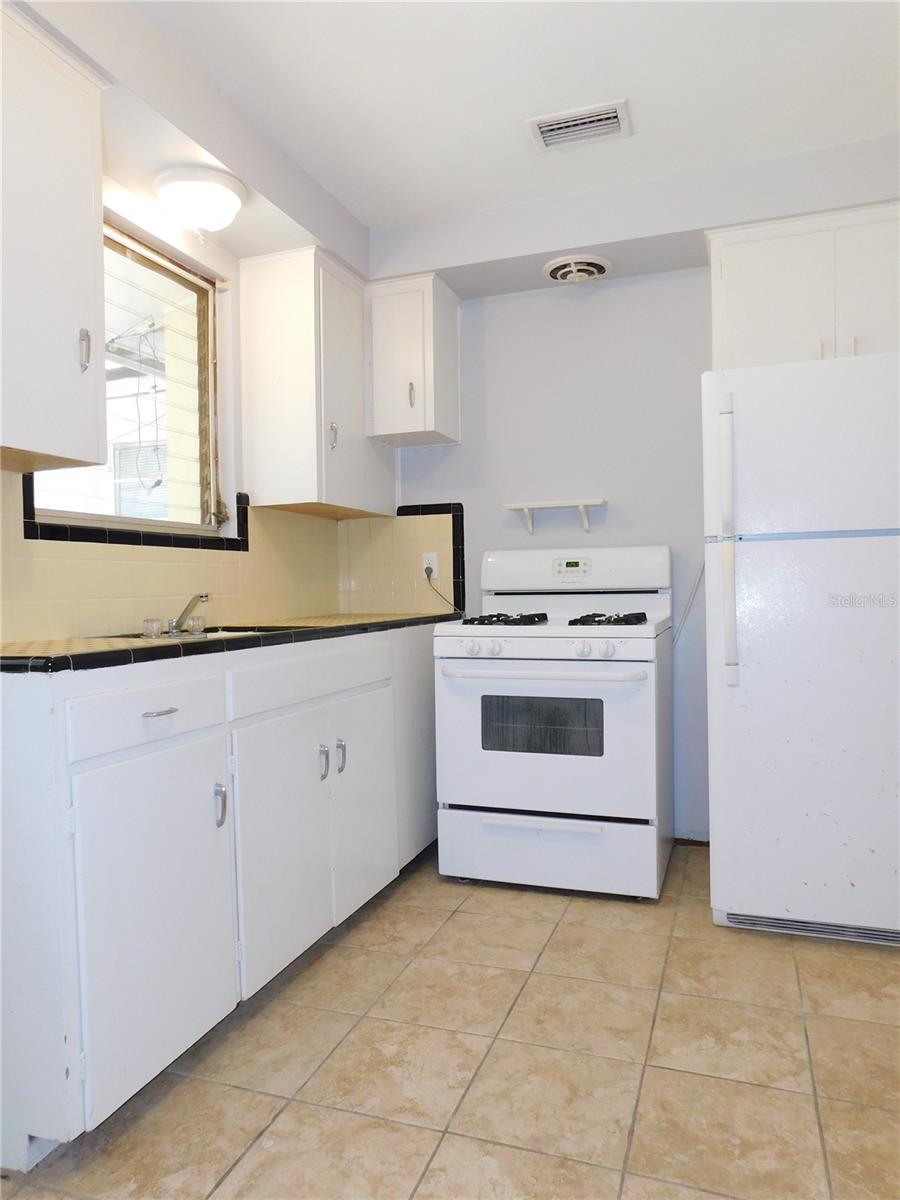 552 Ne 5th Ave Property Photo 6