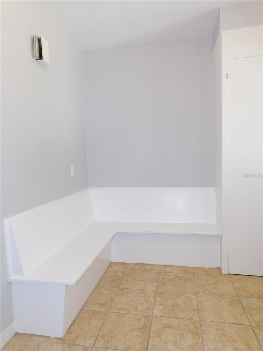 552 Ne 5th Ave Property Photo 7