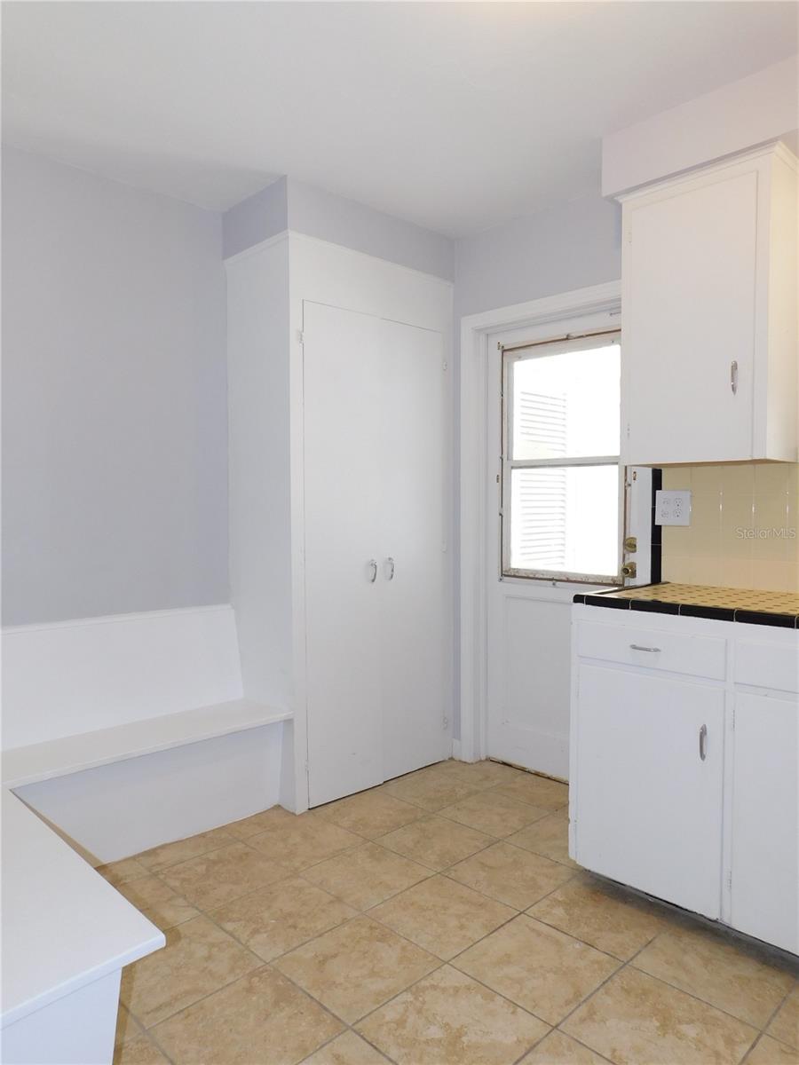 552 Ne 5th Ave Property Photo 8