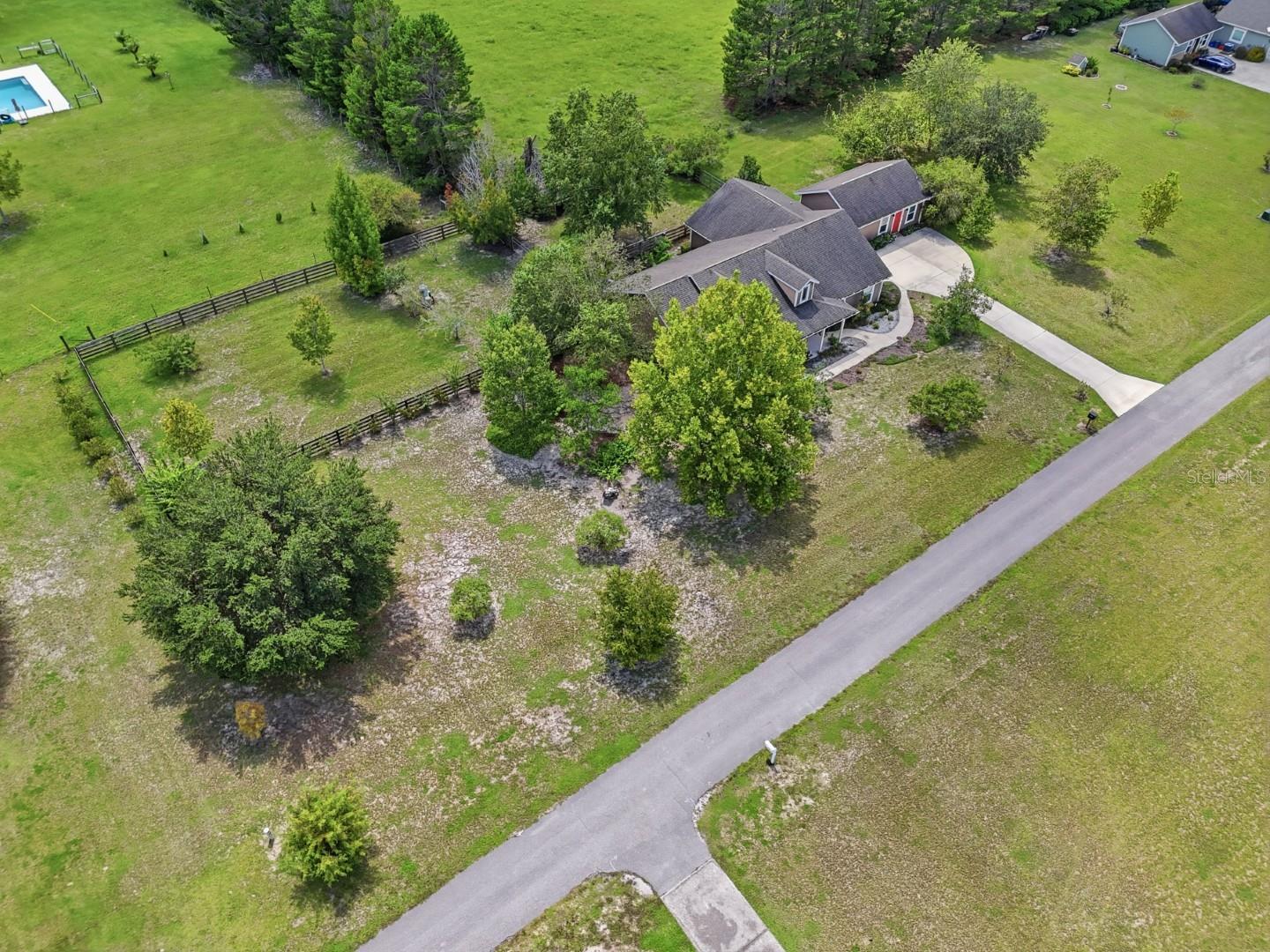 25263 Nw 140th Ln Property Photo 5