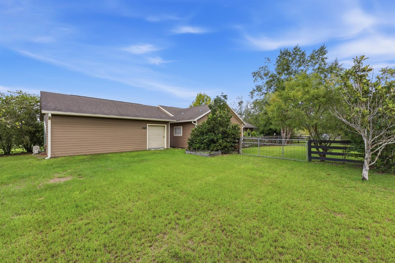 25263 Nw 140th Ln Property Photo 12