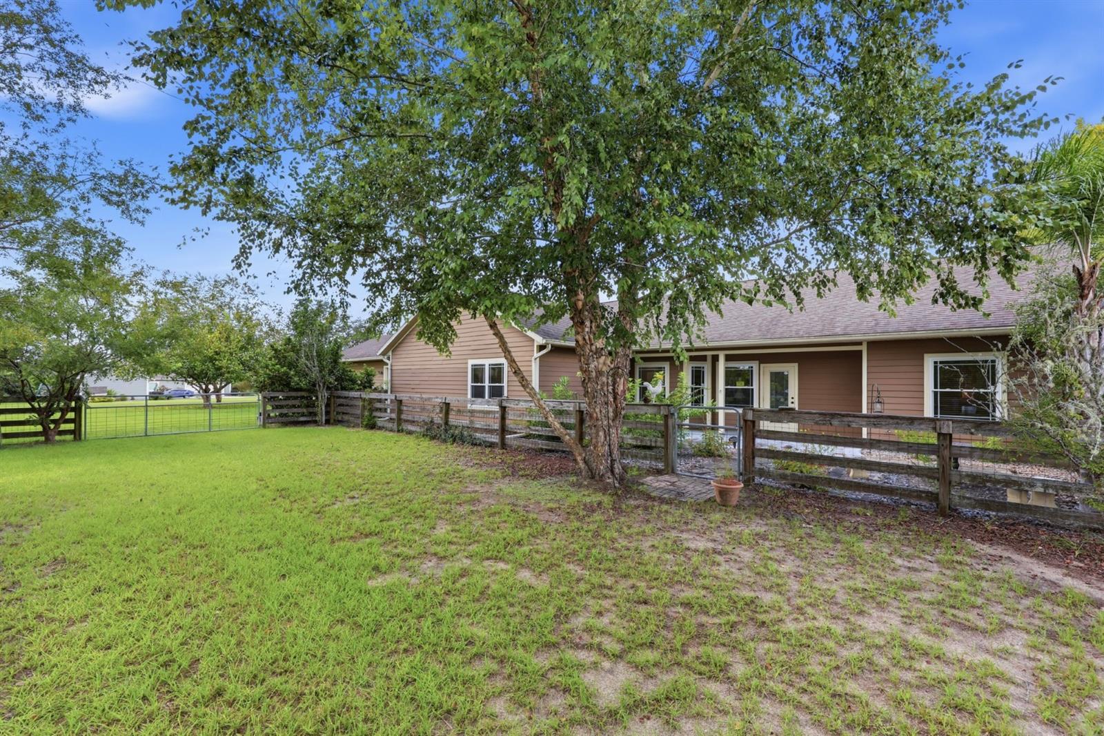 25263 Nw 140th Ln Property Photo 14