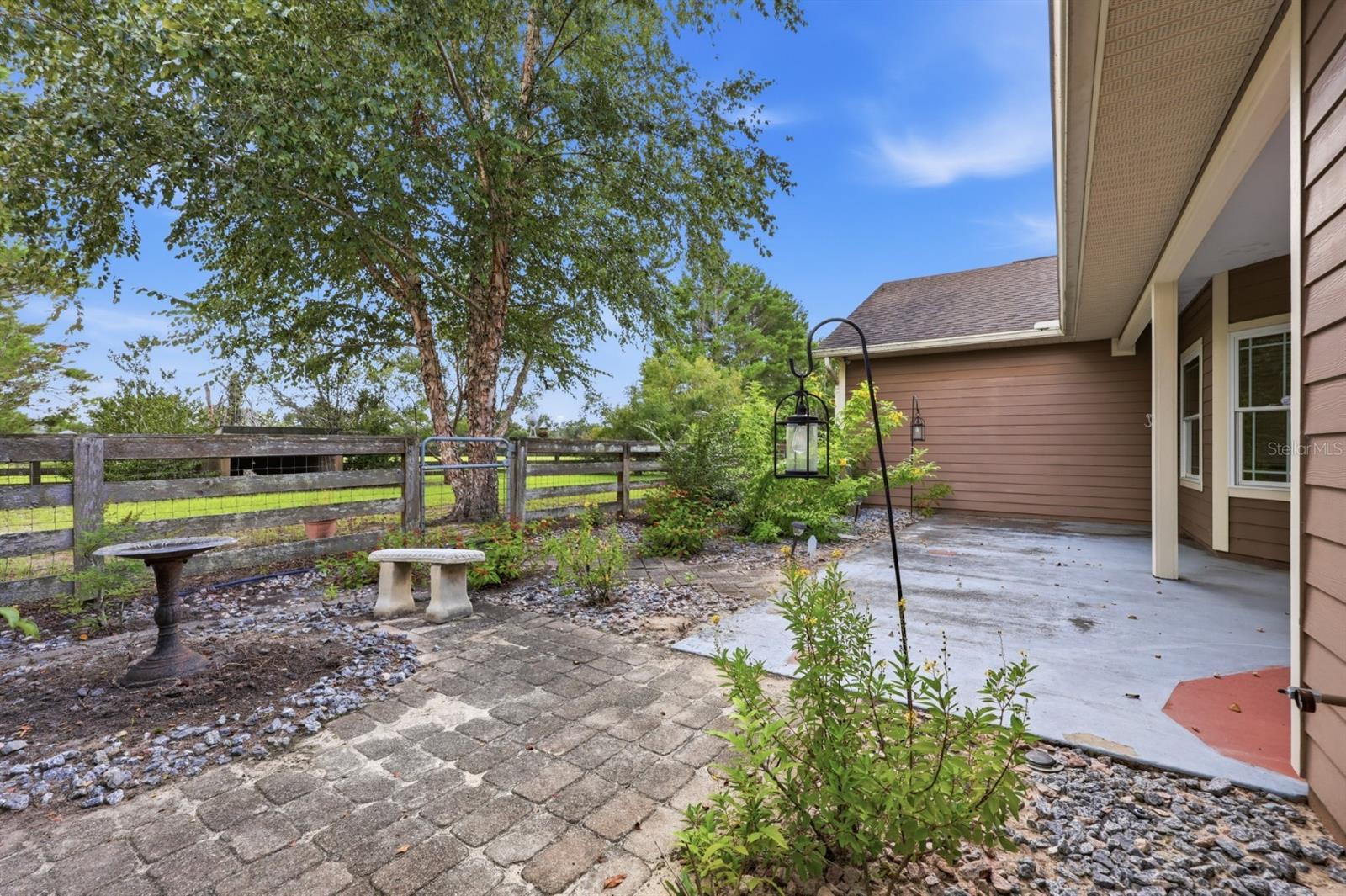 25263 Nw 140th Ln Property Photo 16