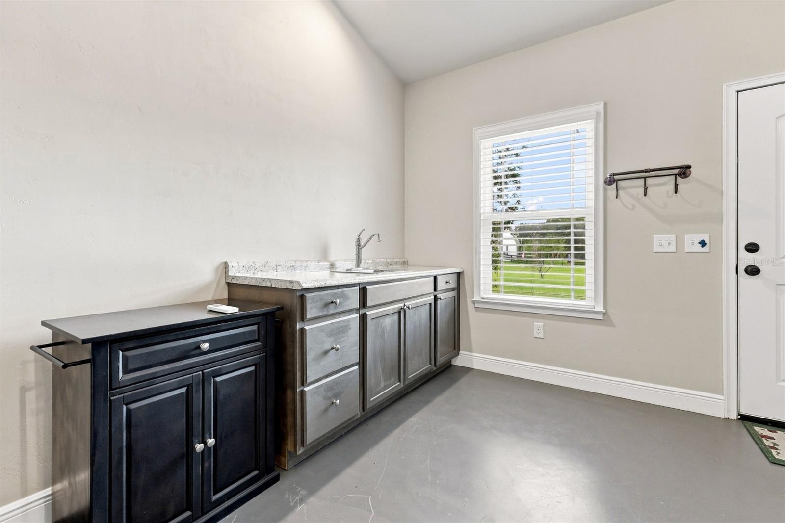 25263 Nw 140th Ln Property Photo 18