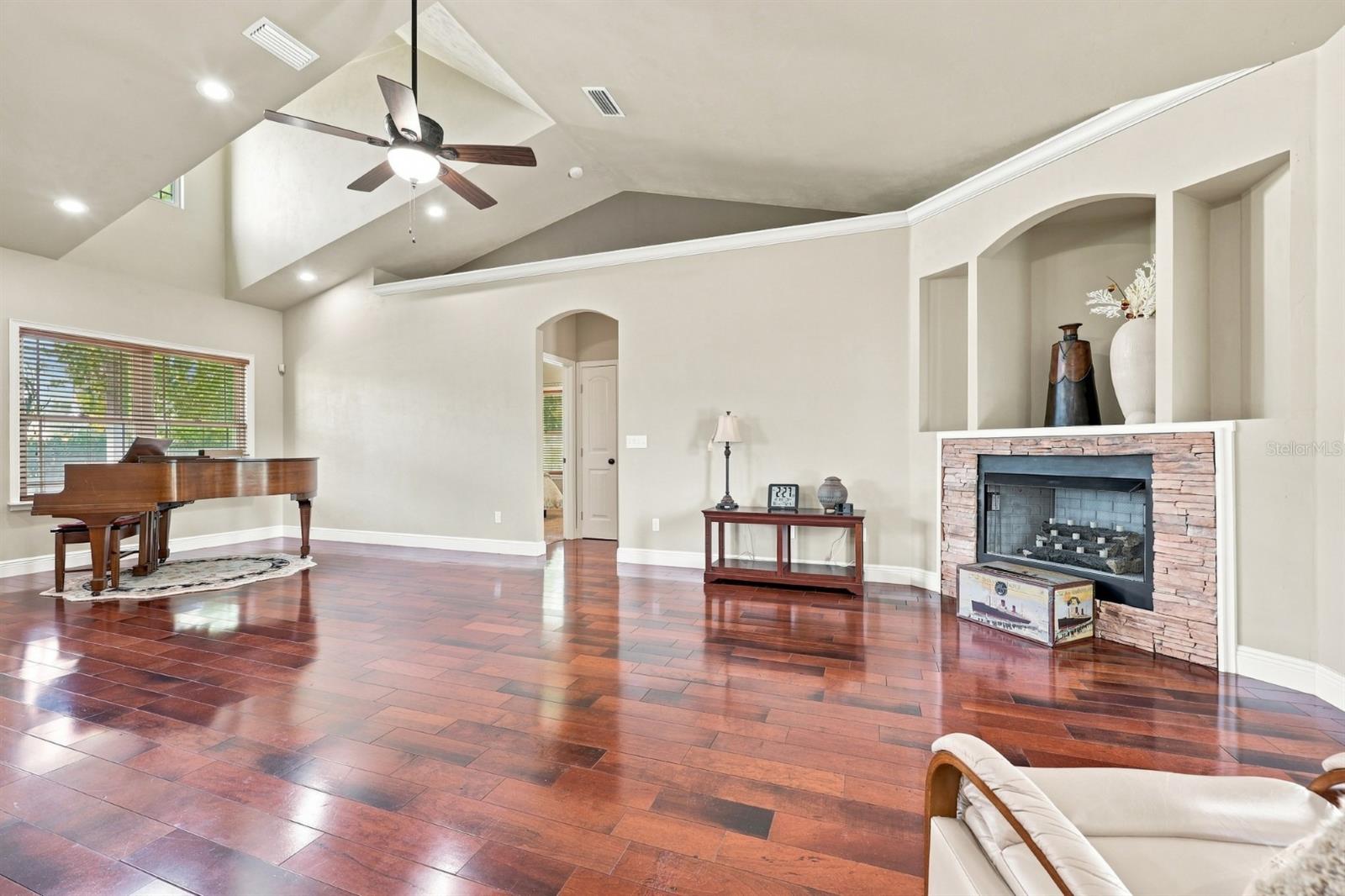 25263 Nw 140th Ln Property Photo 28