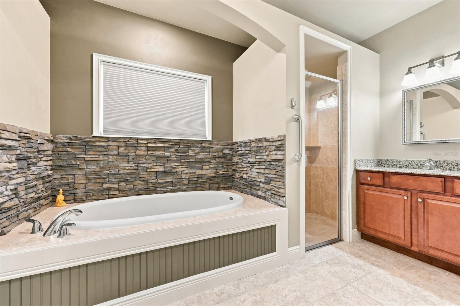 25263 Nw 140th Ln Property Photo 39