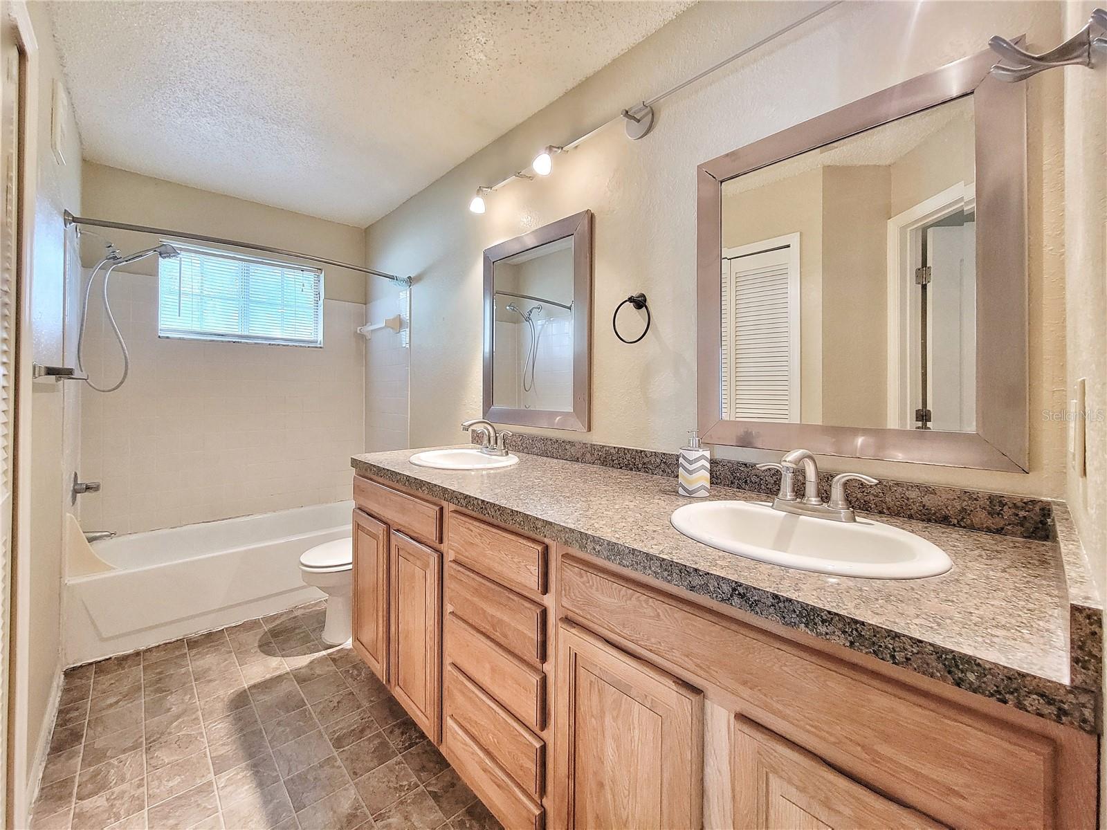 3705 Sw 27th St #811 Property Photo 14