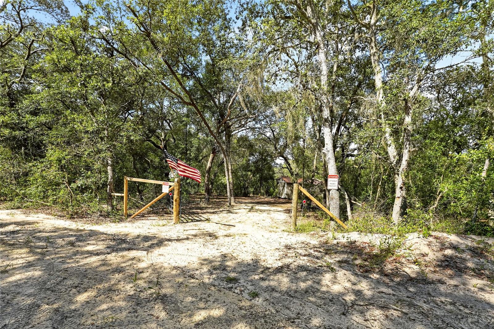 129 Viola Dr Property Photo 3