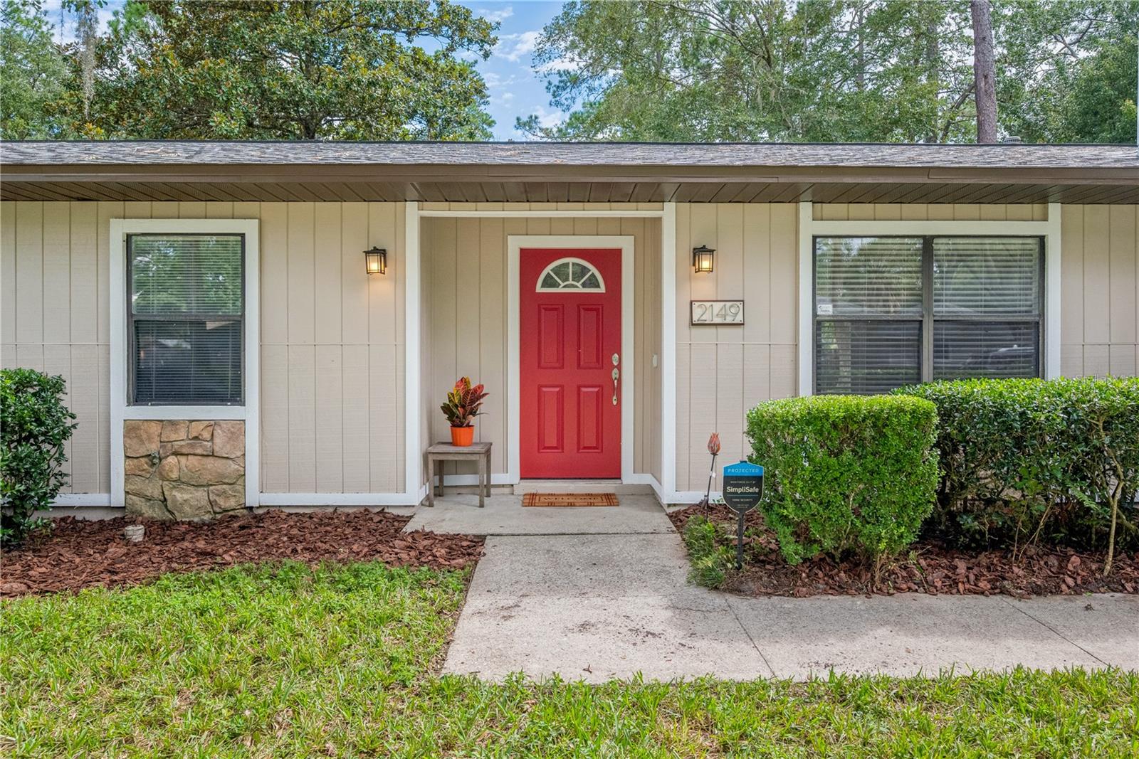 2149 Nw 43rd Pl Property Photo 2