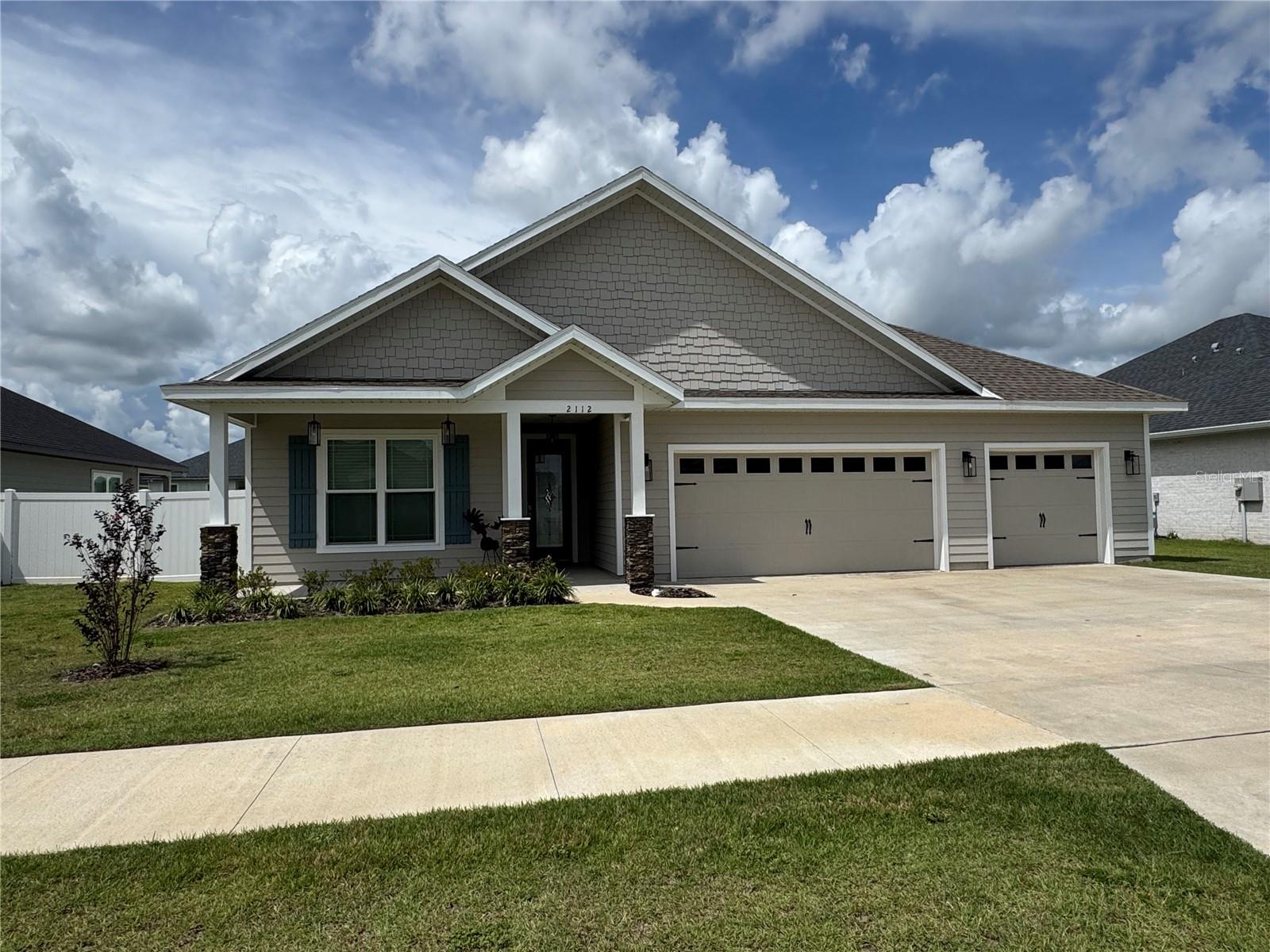 2112 Sw 245th Dr Property Photo 1