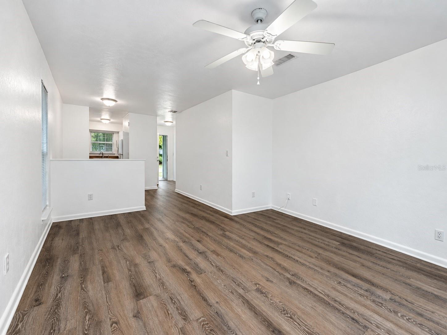 6207 Sw 11th Pl #b Property Photo 2