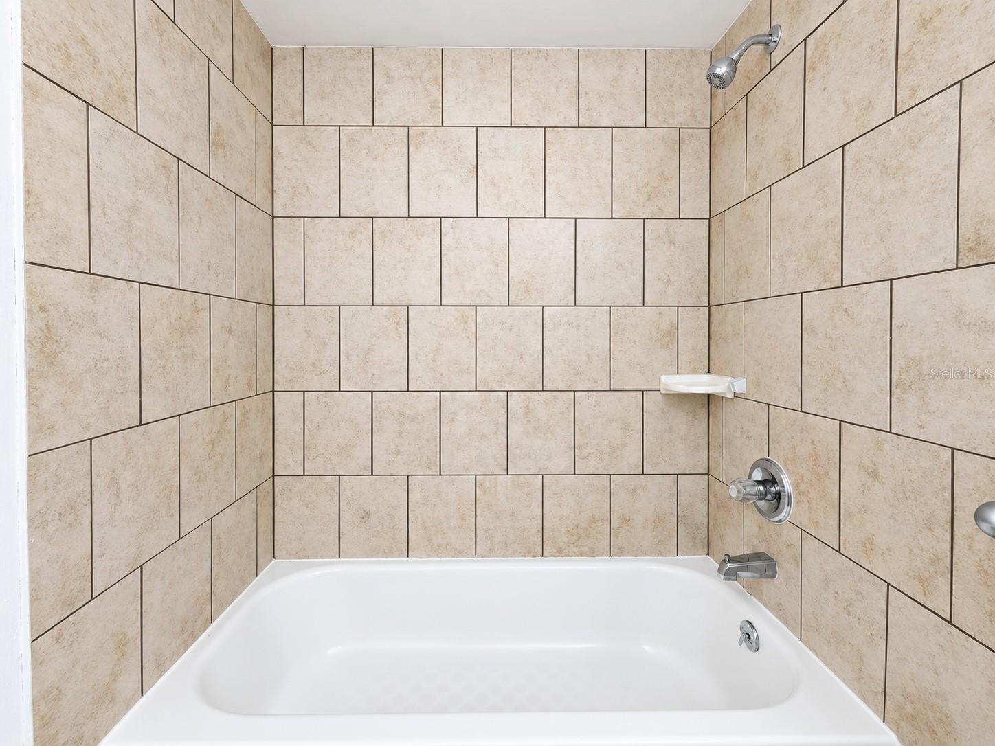 6207 Sw 11th Pl #b Property Photo 9